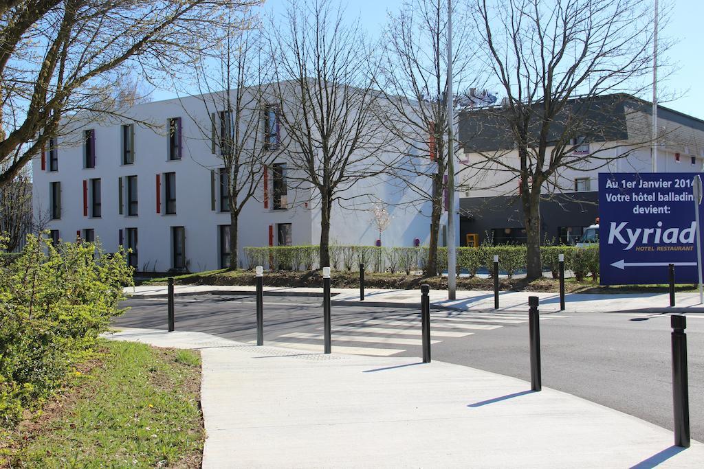 Kyriad Saint Quentin En Yvelines - Montigny Bagian luar foto