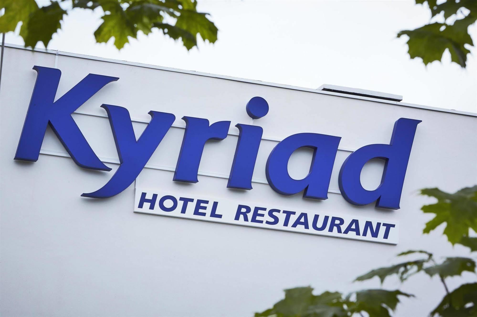 Kyriad Saint Quentin En Yvelines - Montigny Bagian luar foto