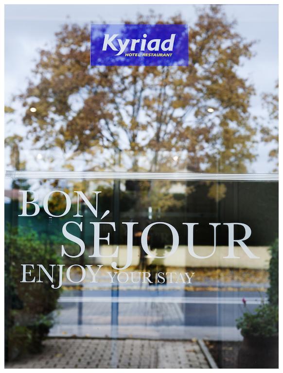 Kyriad Saint Quentin En Yvelines - Montigny Bagian luar foto
